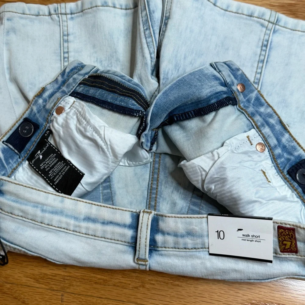 NWT 7 For All Mankind Walk Short in Denim Lustre, Girls size 10